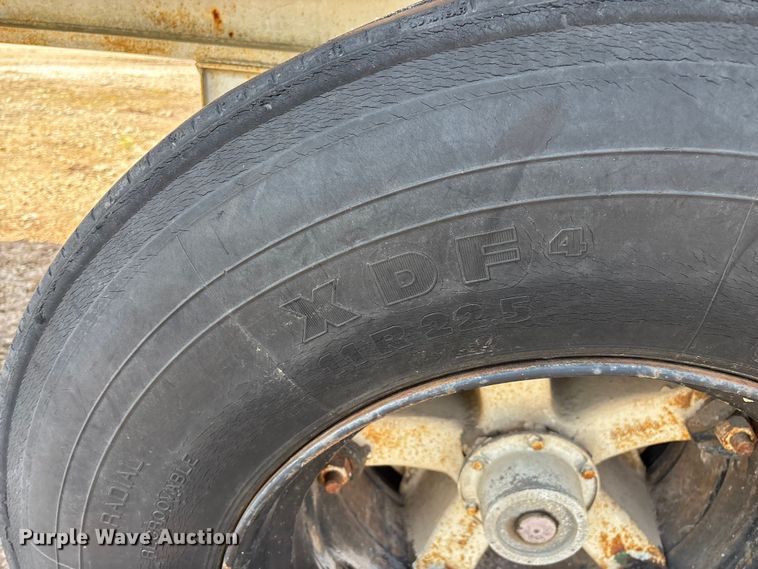 image for item FG0425 1994 Fontaine flatbed trailer