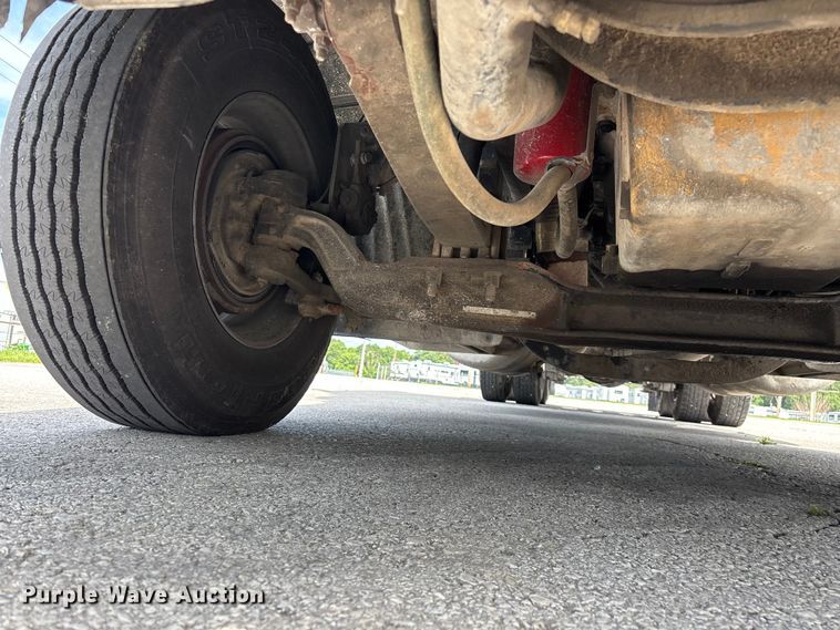 image for item FG0428 2007 Peterbilt 386 semi truck