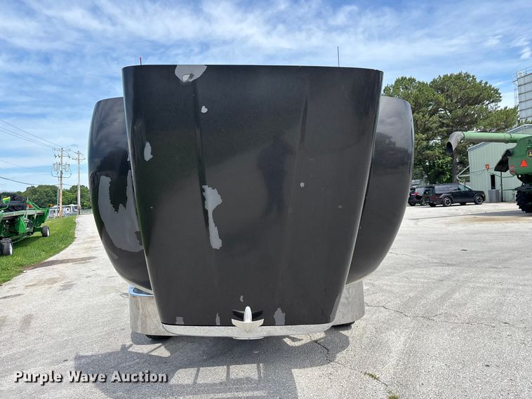 image for item FG0428 2007 Peterbilt 386 semi truck