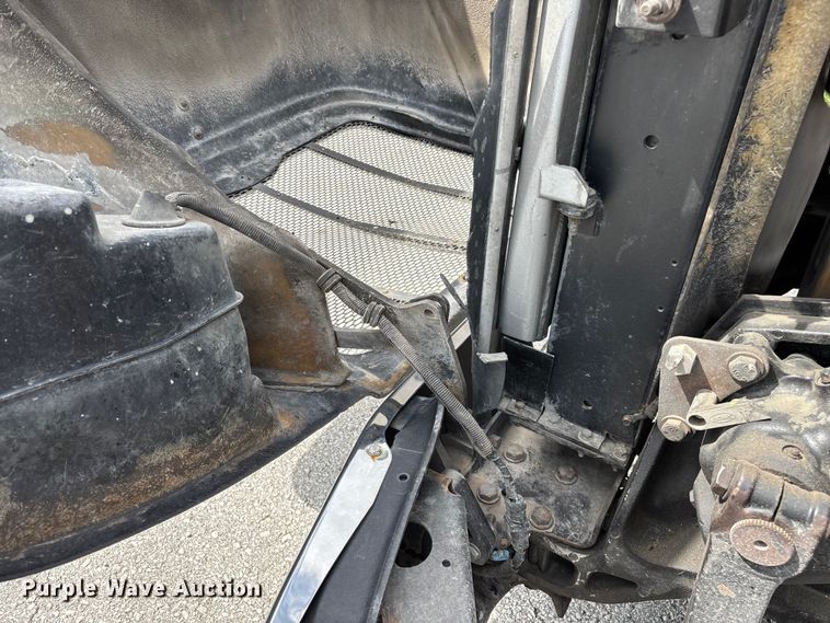 image for item FG0428 2007 Peterbilt 386 semi truck