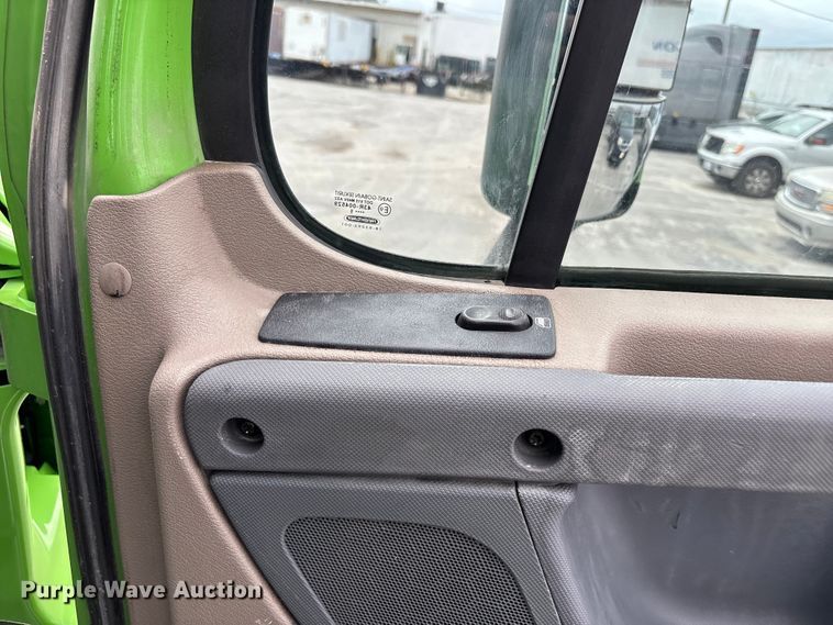 image for item FH7143 2017 Freightliner Cascadia semi truck