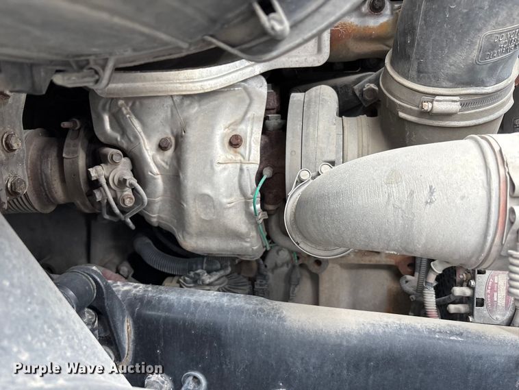 image for item FH7143 2017 Freightliner Cascadia semi truck