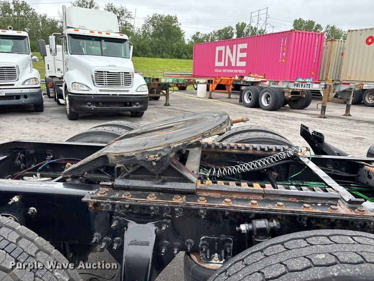 image for item FH7144 2017 Freightliner Cascadia semi truck