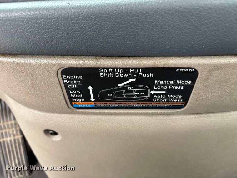 image for item FH7144 2017 Freightliner Cascadia semi truck