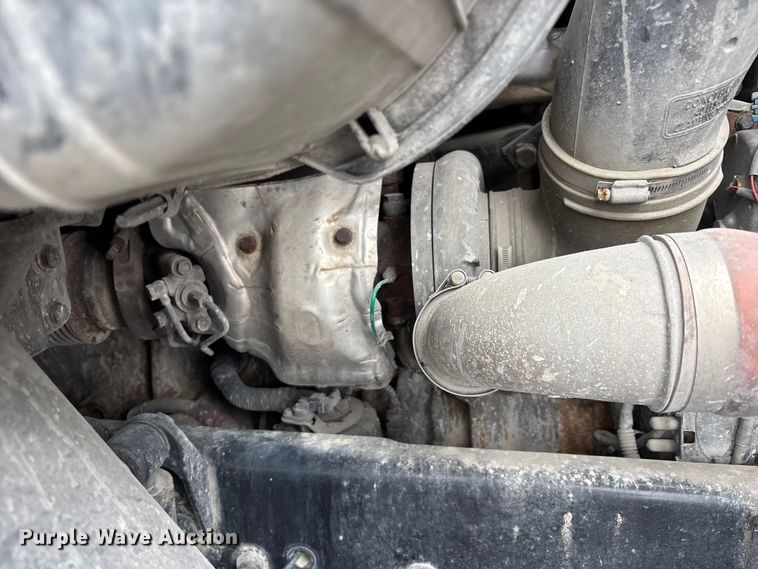 image for item FH7144 2017 Freightliner Cascadia semi truck