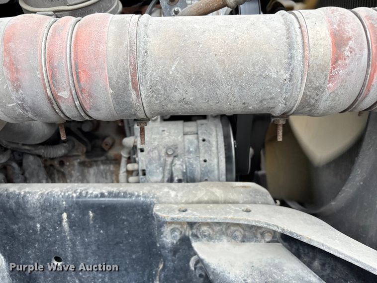 image for item FH7144 2017 Freightliner Cascadia semi truck