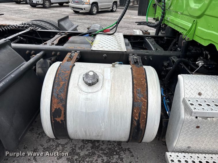 image for item FH7145 2018 Freightliner Cascadia semi truck