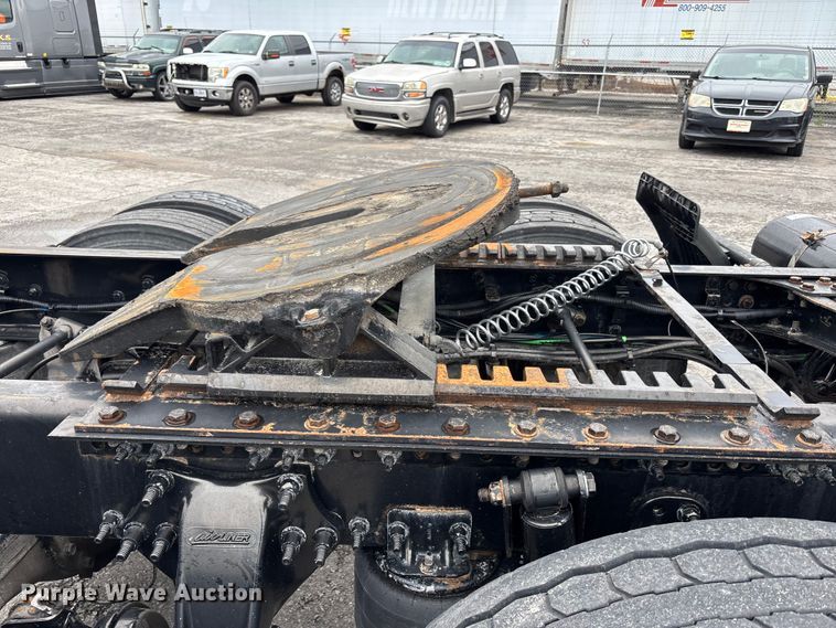 image for item FH7145 2018 Freightliner Cascadia semi truck