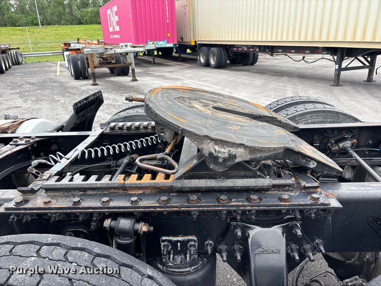 image for item FH7145 2018 Freightliner Cascadia semi truck