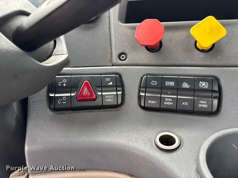 image for item FH7145 2018 Freightliner Cascadia semi truck