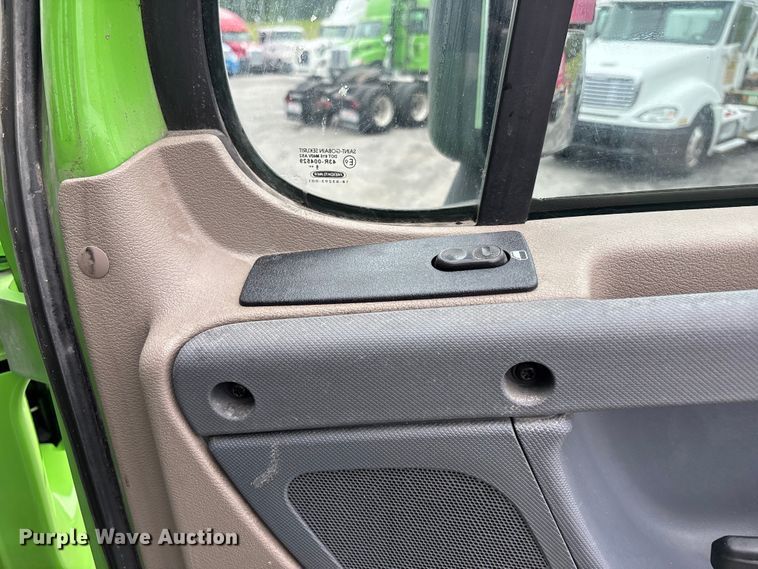 image for item FH7145 2018 Freightliner Cascadia semi truck