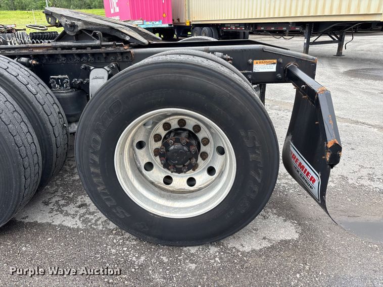 image for item FH7145 2018 Freightliner Cascadia semi truck