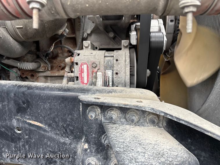 image for item FH7146 2017 Freightliner Cascadia semi truck