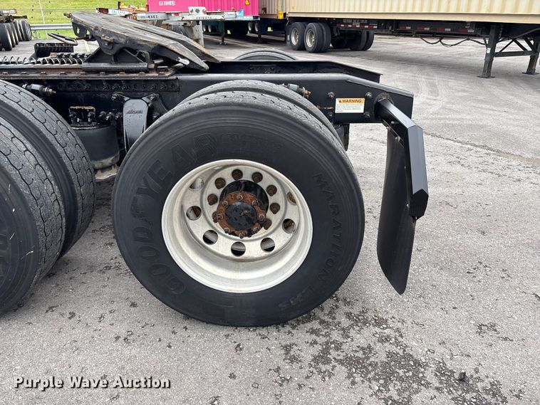 image for item FH7146 2017 Freightliner Cascadia semi truck