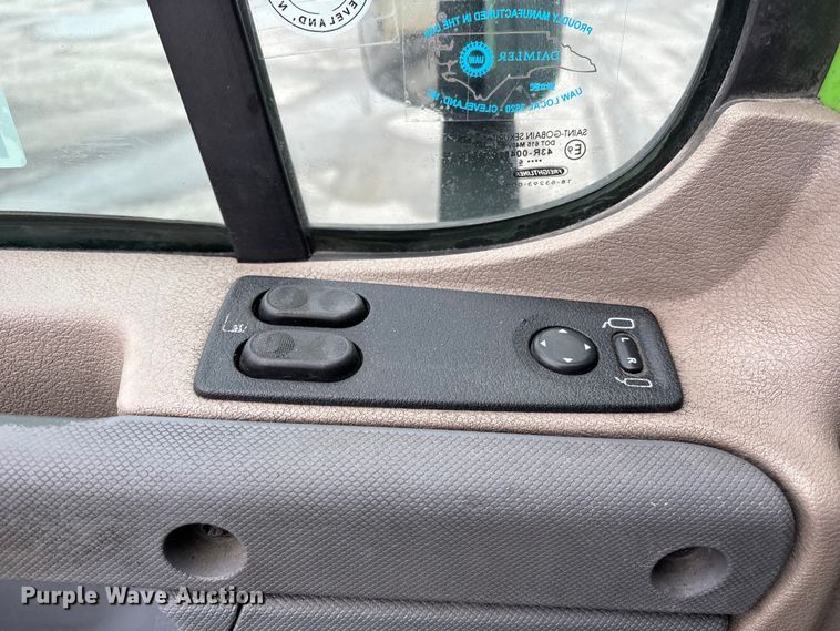 image for item FH7147 2017 Freightliner Cascadia semi truck