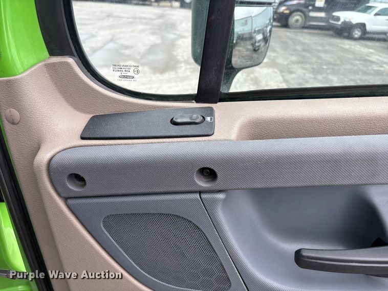 image for item FH7147 2017 Freightliner Cascadia semi truck