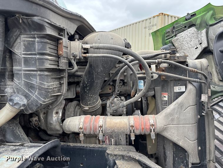image for item FH7147 2017 Freightliner Cascadia semi truck