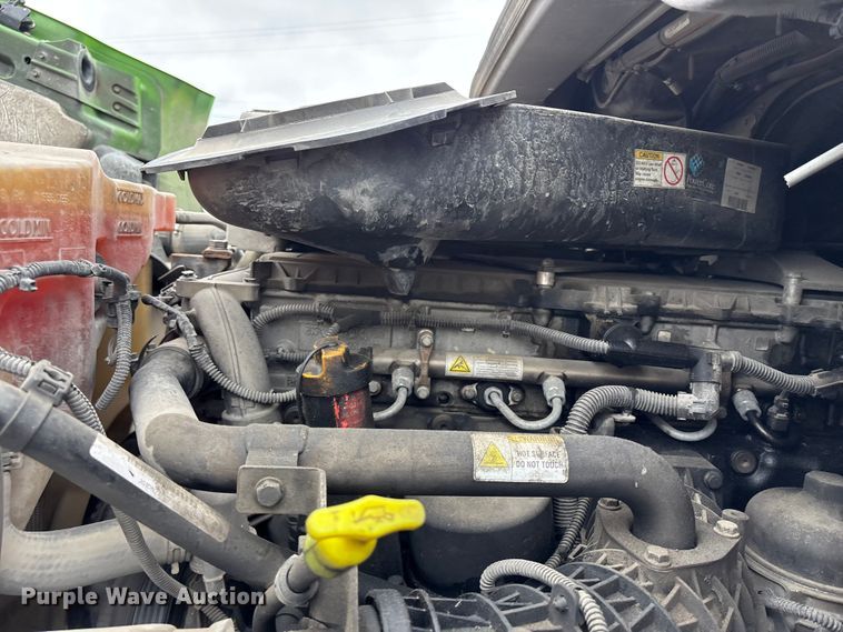 image for item FH7147 2017 Freightliner Cascadia semi truck