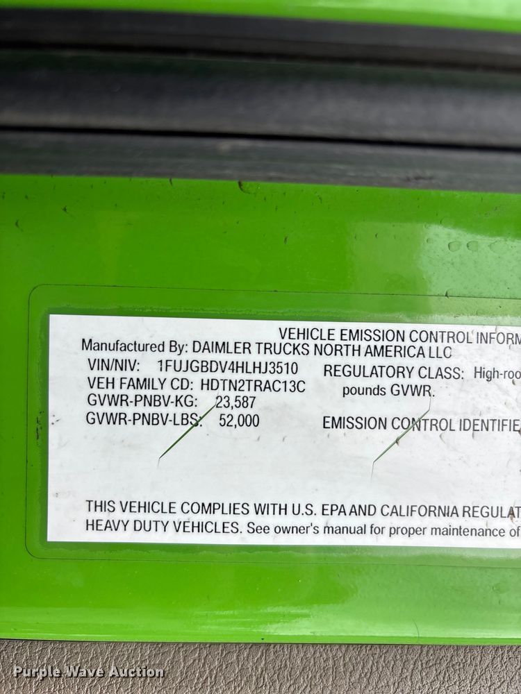 image for item FH7147 2017 Freightliner Cascadia semi truck