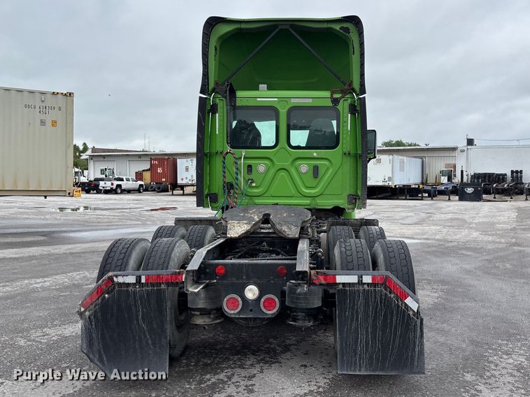 image for item FH7149 2018 Freightliner Cascadia 