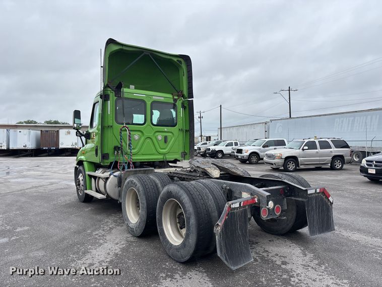 image for item FH7149 2018 Freightliner Cascadia 