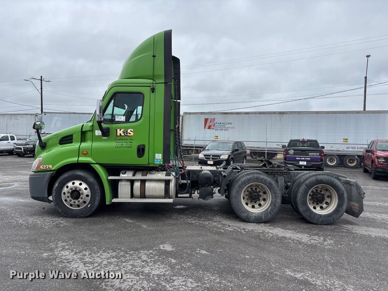 image for item FH7149 2018 Freightliner Cascadia 