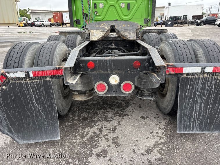 image for item FH7149 2018 Freightliner Cascadia 