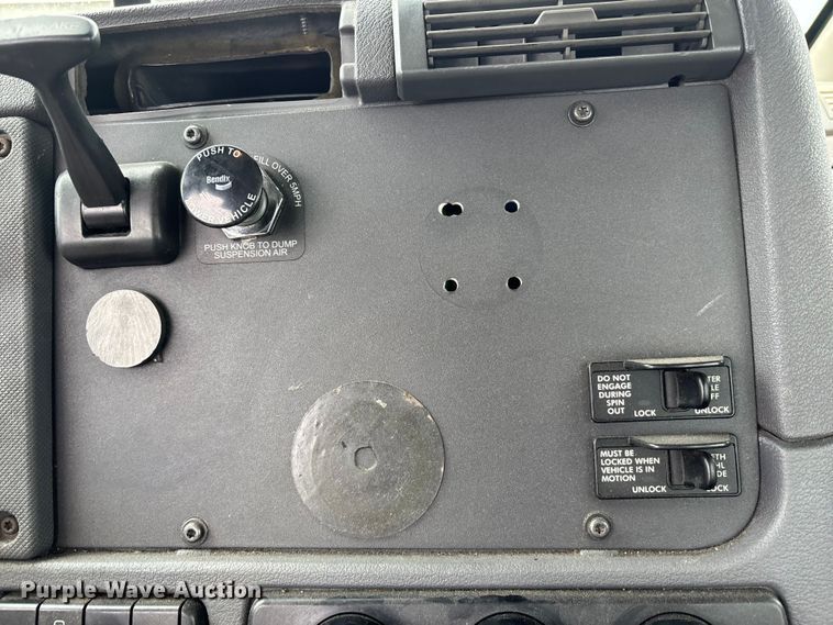 image for item FH7149 2018 Freightliner Cascadia 