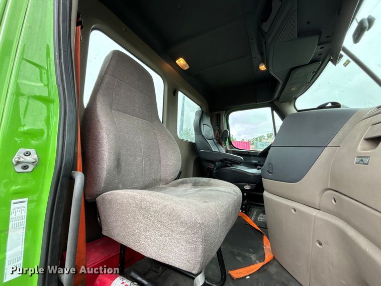 image for item FH7149 2018 Freightliner Cascadia 