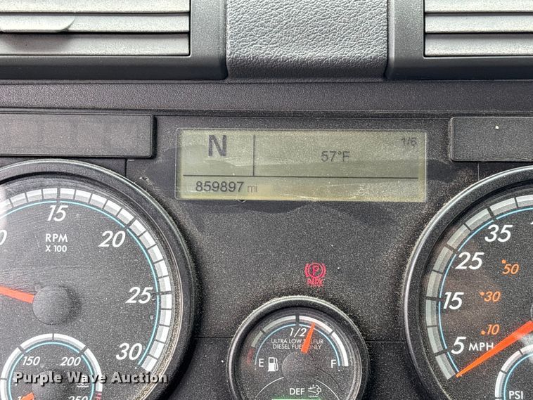 image for item FH7149 2018 Freightliner Cascadia 