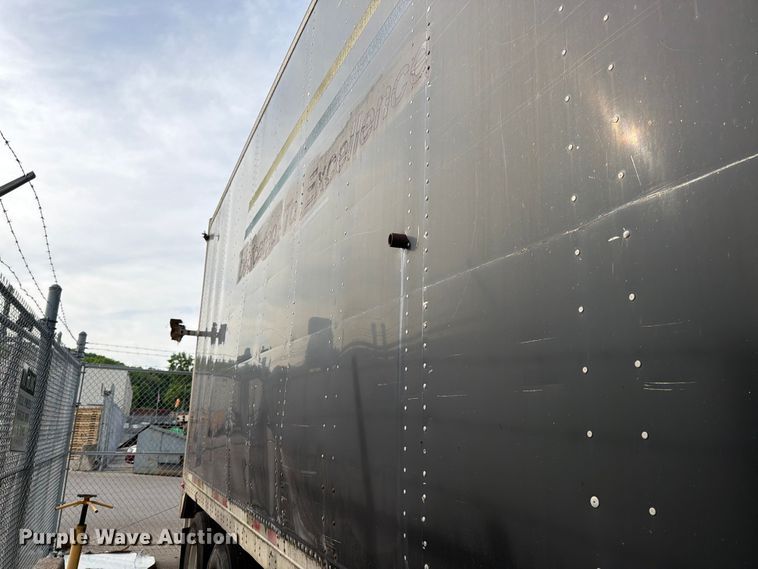 image for item FI1002 1998 Manac 94253002 dry van trailer