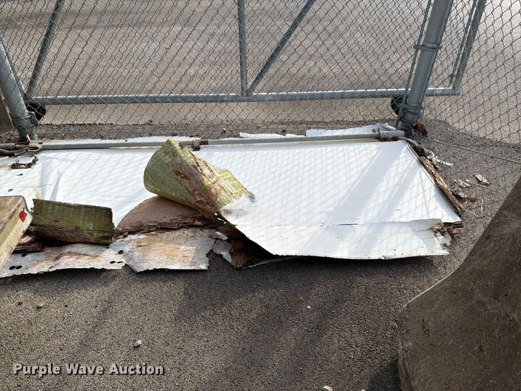 image for item FI1002 1998 Manac 94253002 dry van trailer