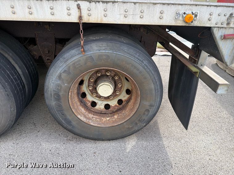 image for item FI1002 1998 Manac 94253002 dry van trailer