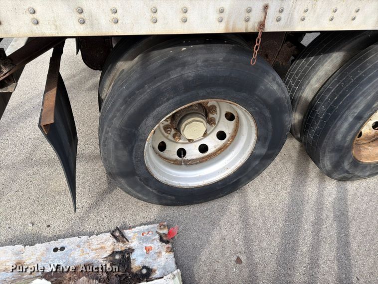 image for item FI1002 1998 Manac 94253002 dry van trailer