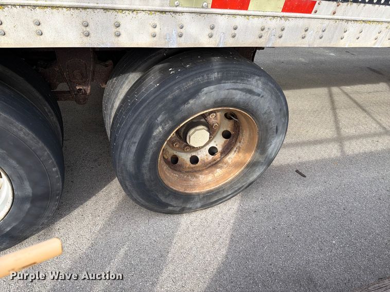 image for item FI1002 1998 Manac 94253002 dry van trailer
