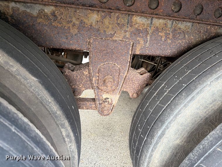 image for item FI1002 1998 Manac 94253002 dry van trailer