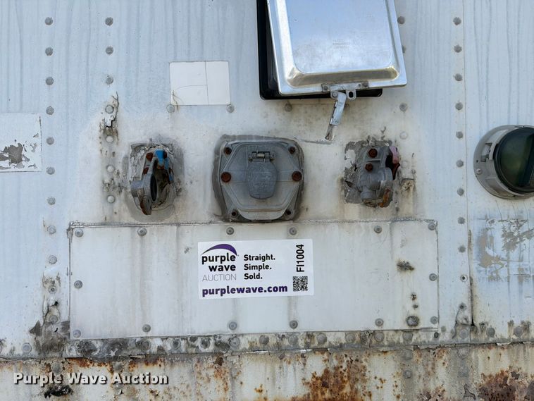 image for item FI1004 2004 Hyundai Translead V12530152AJS dry van trailer