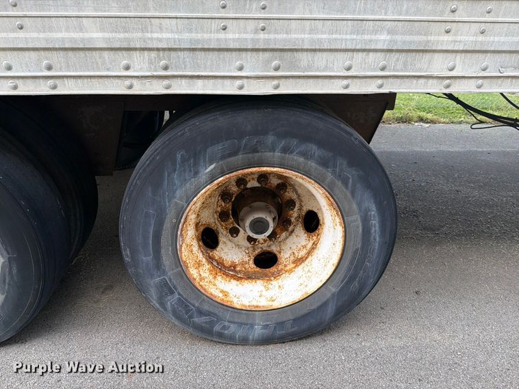 image for item FI1004 2004 Hyundai Translead V12530152AJS dry van trailer