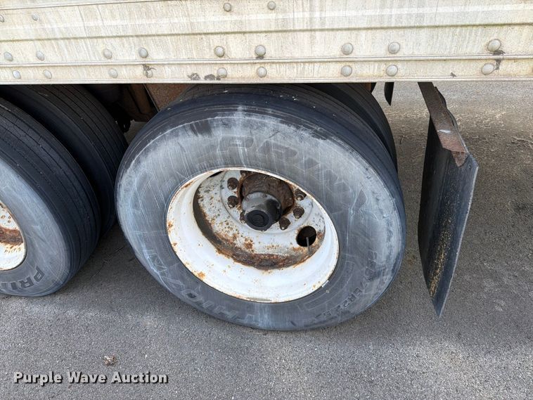 image for item FI1004 2004 Hyundai Translead V12530152AJS dry van trailer