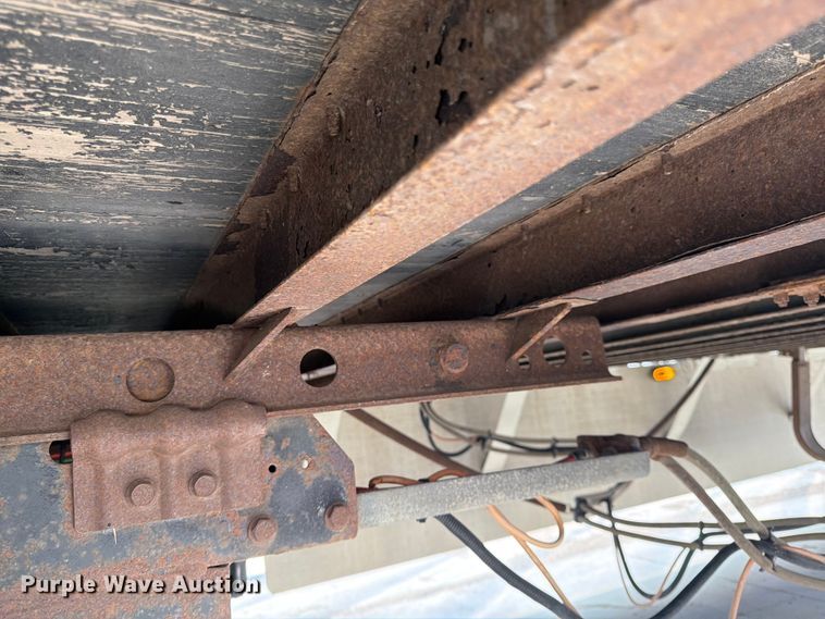 image for item FK0168 2014 Vanguard National Trailer Corporation (vntc) dry van trailer