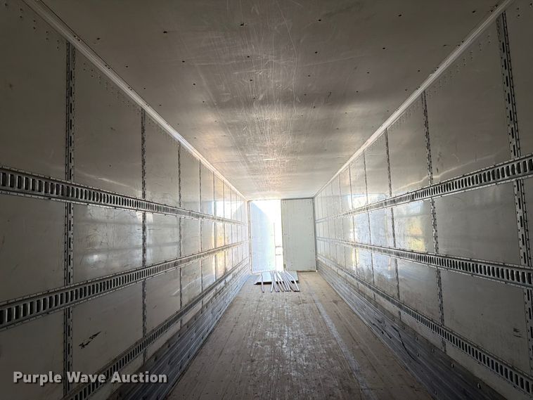 image for item FK0168 2014 Vanguard National Trailer Corporation (vntc) dry van trailer