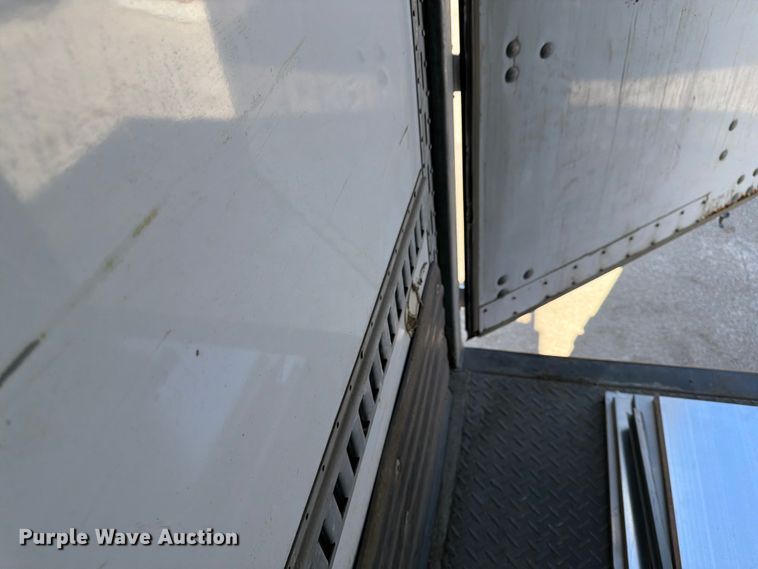 image for item FK0168 2014 Vanguard National Trailer Corporation (vntc) dry van trailer