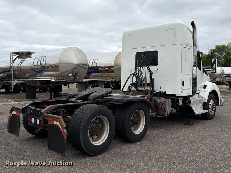 image for item FK0175 2016 Kenworth T880 semi truck