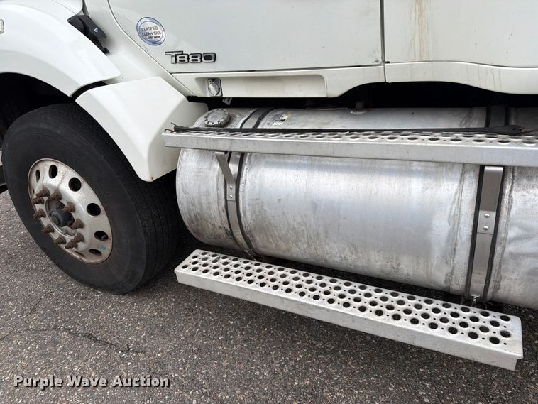image for item FK0175 2016 Kenworth T880 semi truck