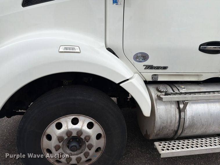 image for item FK0175 2016 Kenworth T880 semi truck