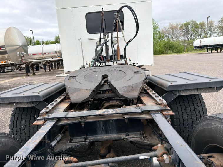 image for item FK0175 2016 Kenworth T880 semi truck