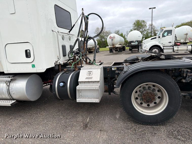 image for item FK0175 2016 Kenworth T880 semi truck