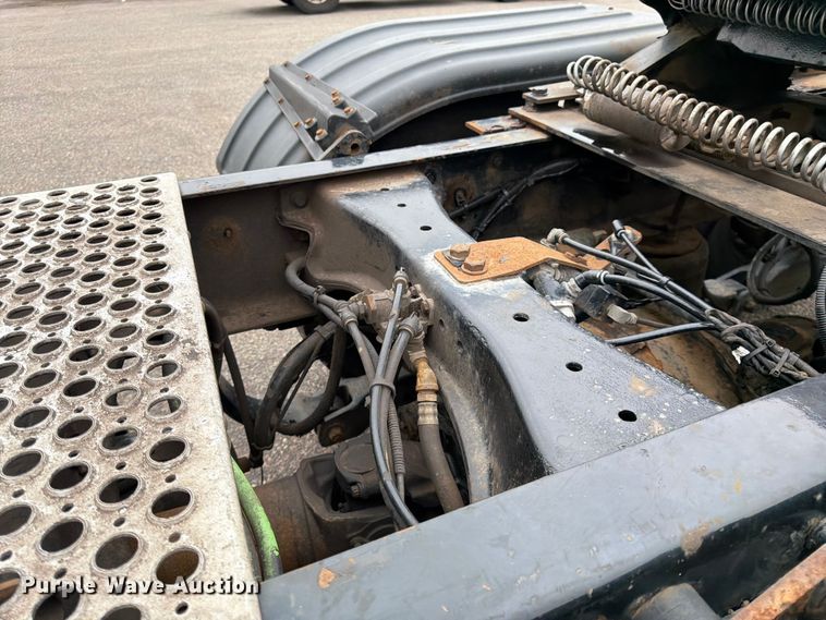 image for item FK0175 2016 Kenworth T880 semi truck