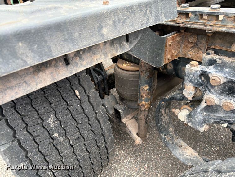 image for item FK0175 2016 Kenworth T880 semi truck