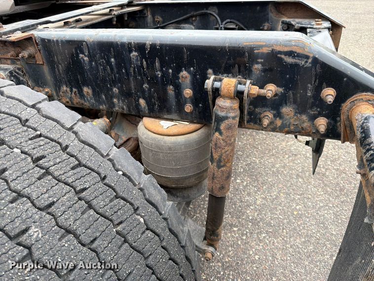 image for item FK0175 2016 Kenworth T880 semi truck